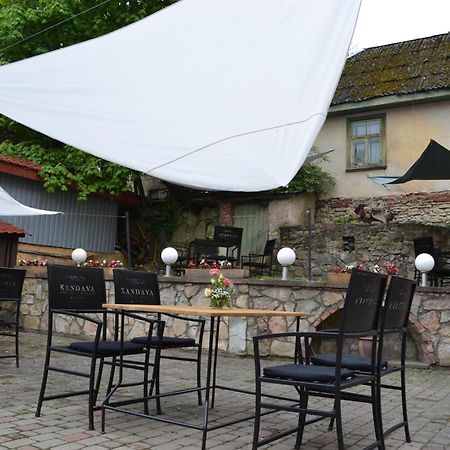 Viesnica Kandava Zewnętrze zdjęcie